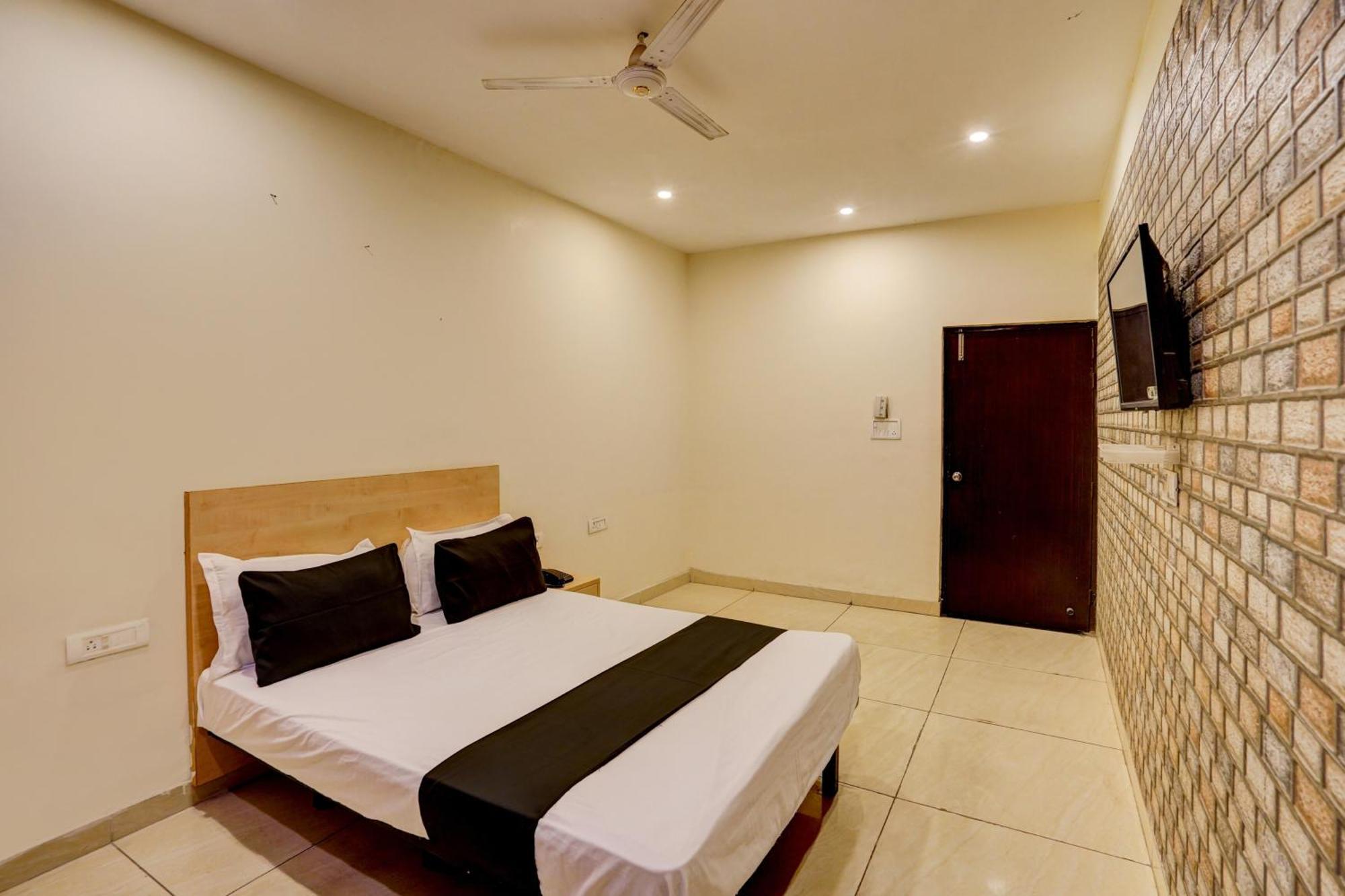 Hotel O Blue Vibes Meerut Eksteriør bilde