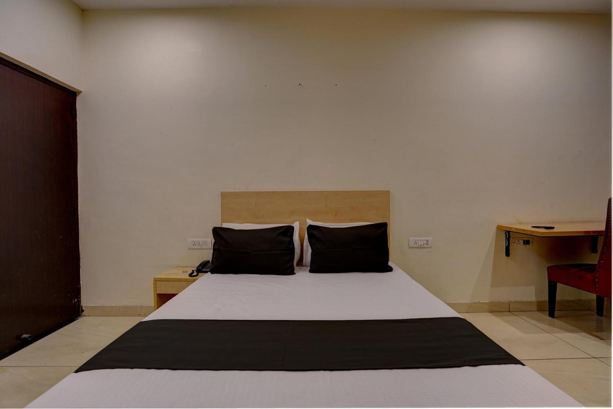 Hotel O Blue Vibes Meerut Eksteriør bilde