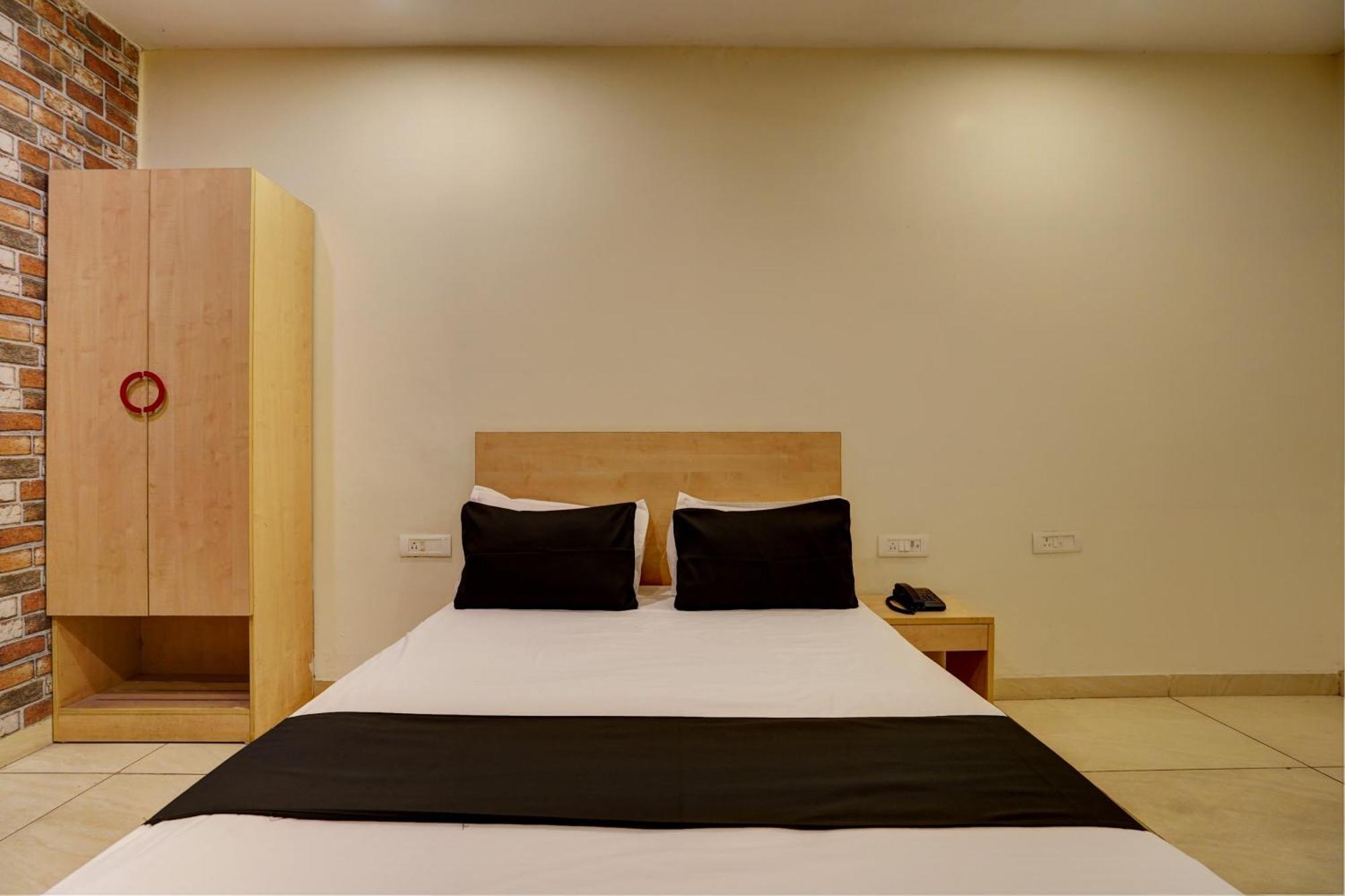 Hotel O Blue Vibes Meerut Eksteriør bilde