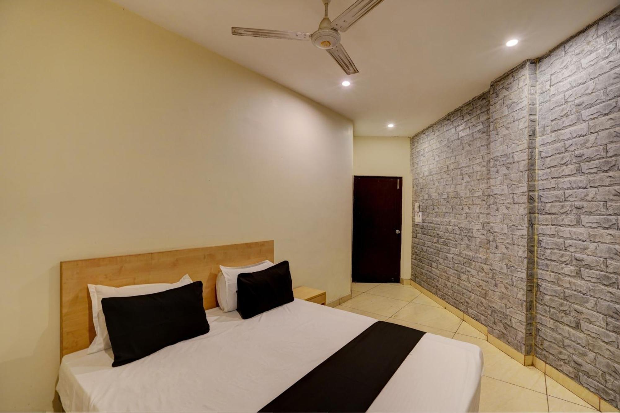 Hotel O Blue Vibes Meerut Eksteriør bilde